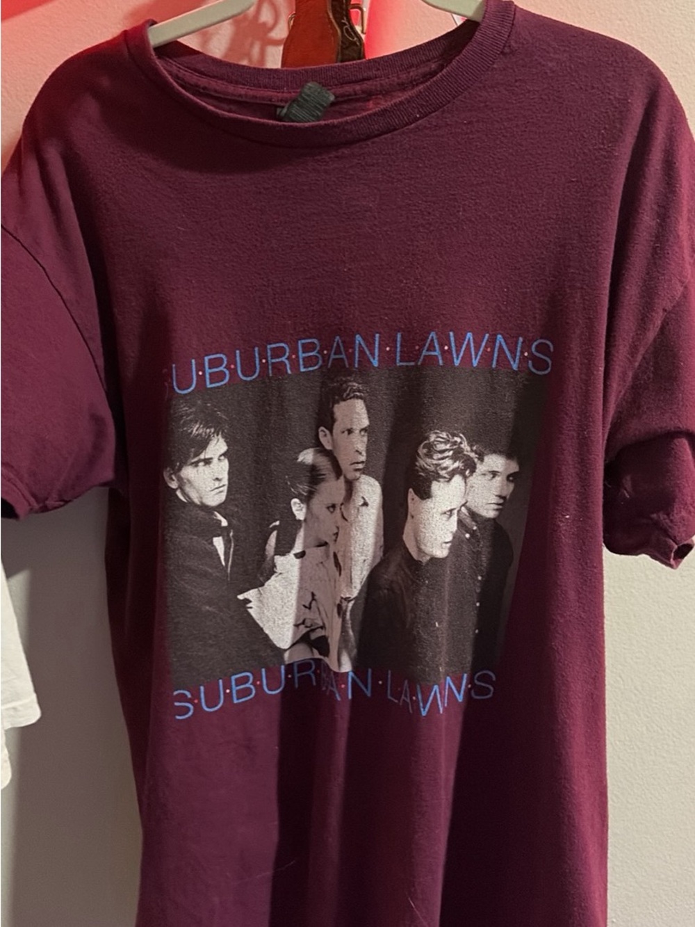 Classic Suburban Lawns Men's Graphic band Tee — Deep Plum